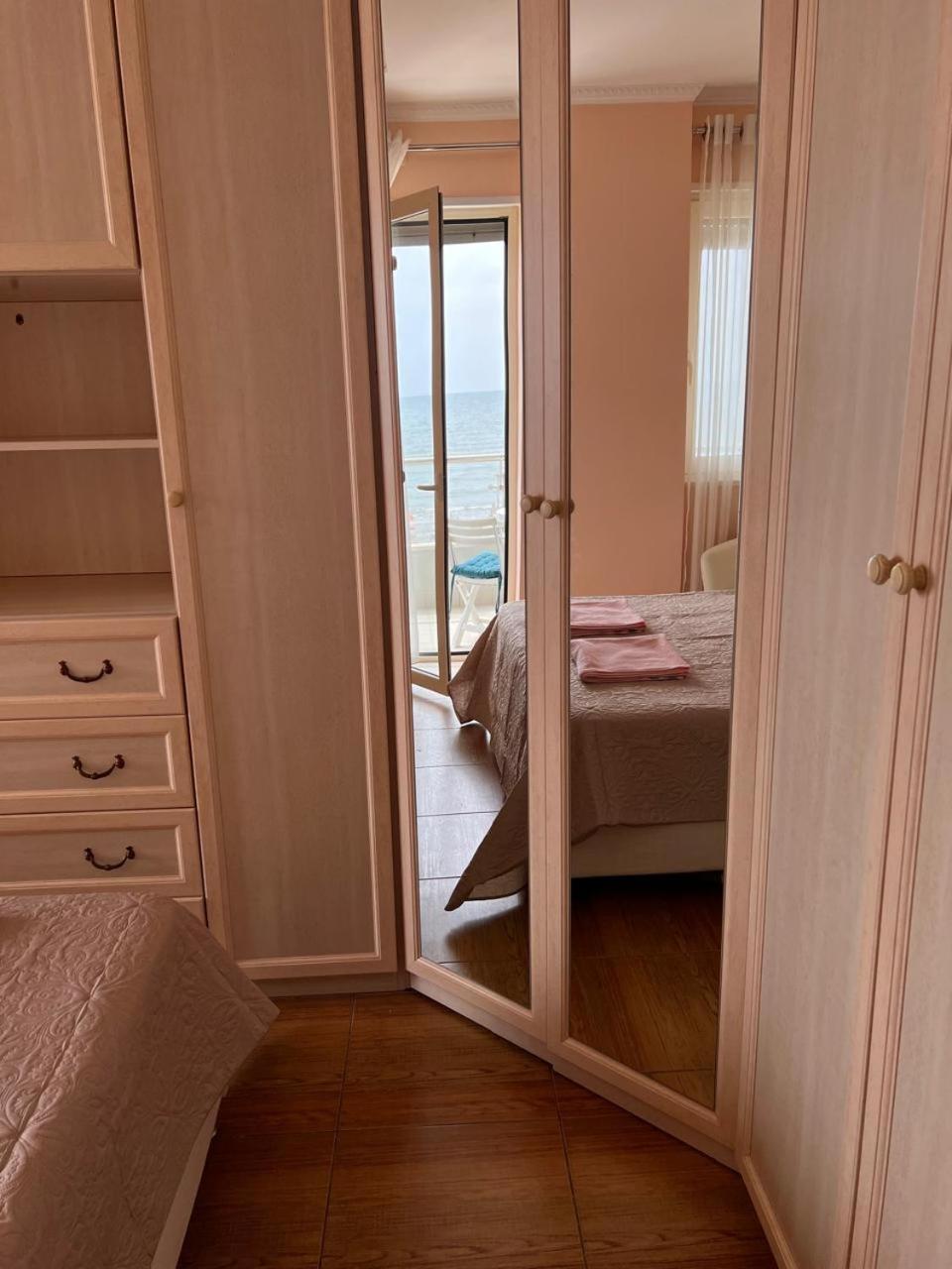 Sea View-Apartment On The Beach - Durrs2 Durrës Zewnętrze zdjęcie