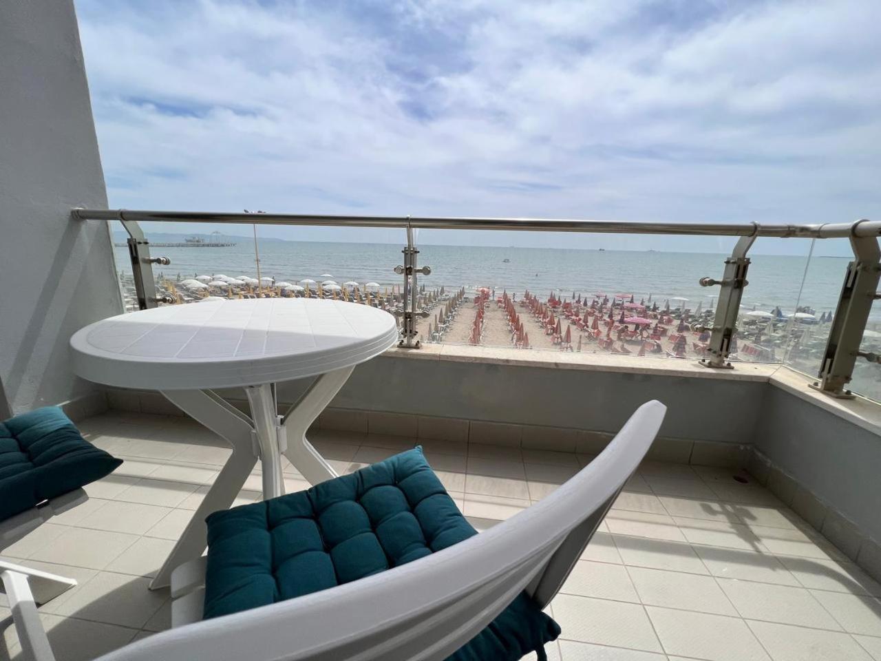 Sea View-Apartment On The Beach - Durrs2 Durrës Zewnętrze zdjęcie
