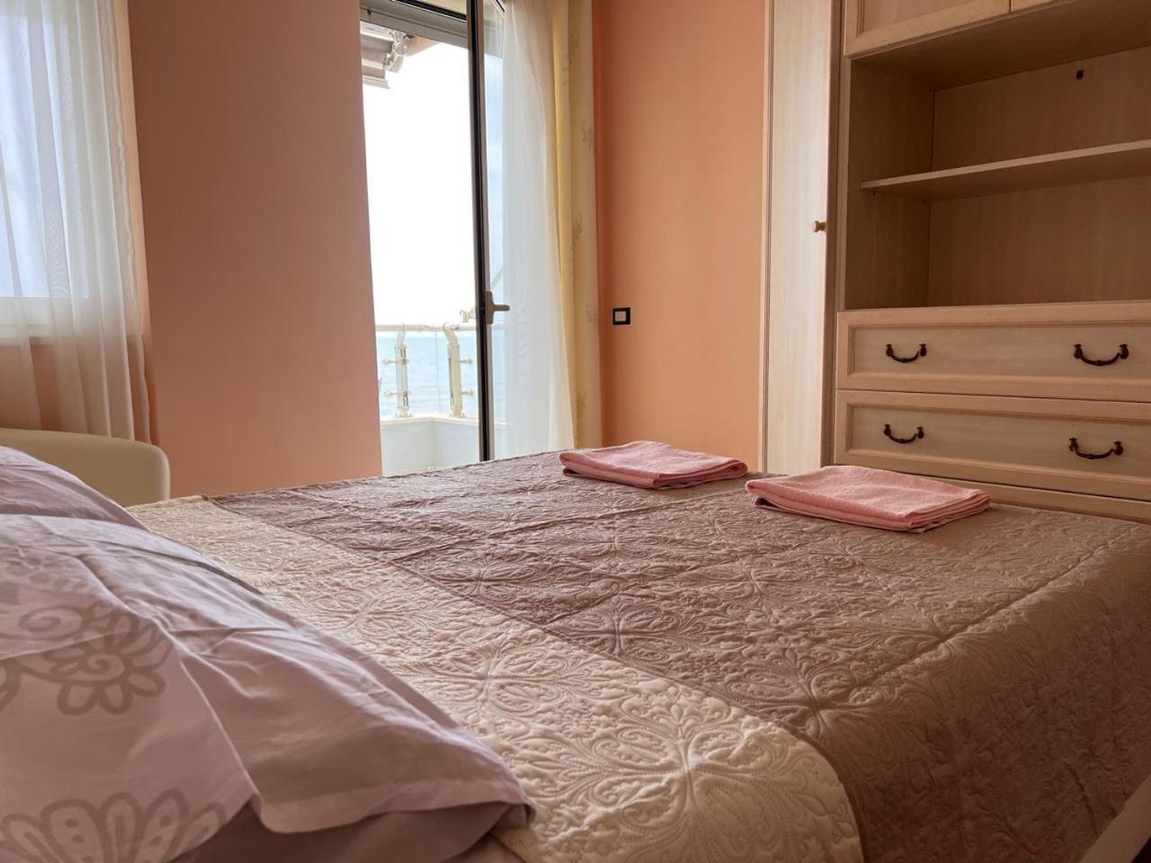 Sea View-Apartment On The Beach - Durrs2 Durrës Zewnętrze zdjęcie